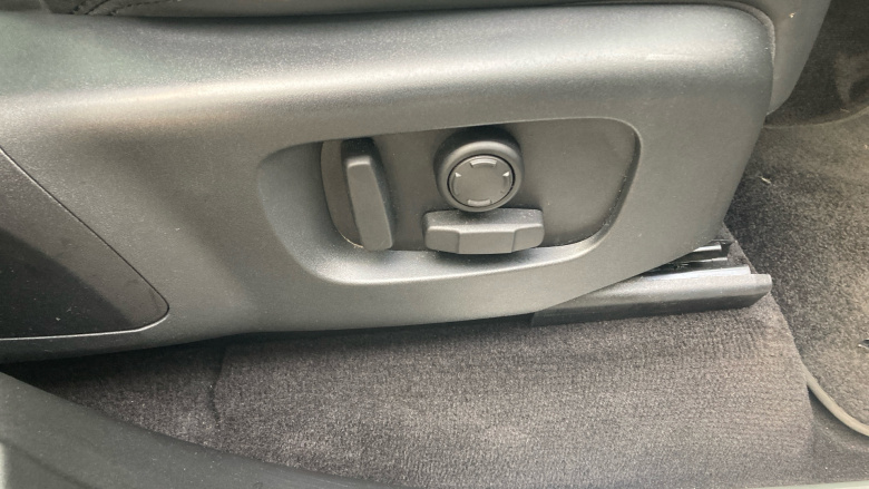 Land Rover Range Rover Sport 3.0 D300 HSE Dynamic Black 5dr Auto Diesel Estate